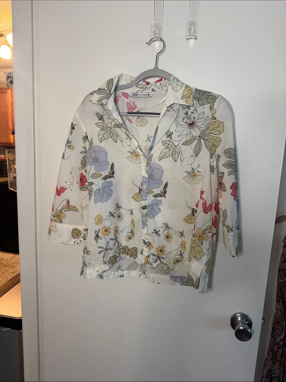 Zara White Floral Collared Button-Front Blouse